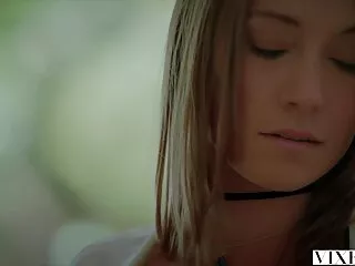 Teeny Lovers beleélvezés - Csúnya - Cumming aranyos pici hátán