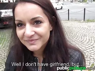 Tini lenyűgöző hanyag Bj online pornófilmek -t ad