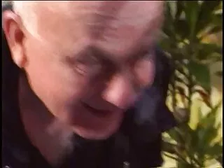 Visszaadja a szívességet xxx ingyen