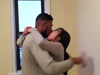 Transgirl néger picsák Chanel Santini megmutatja nagy seggét és tengelyét